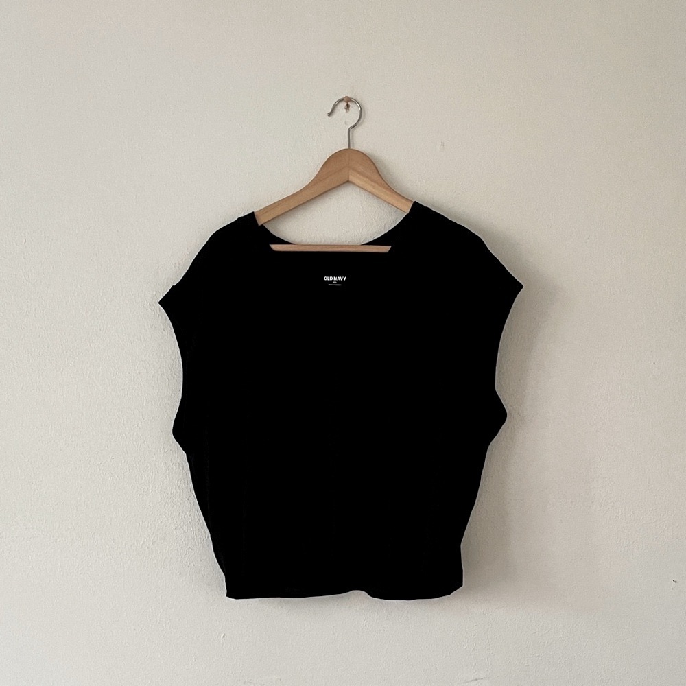 Old Navy Vneck T-shirt Black Crop Cap Sleeve Tee Indie